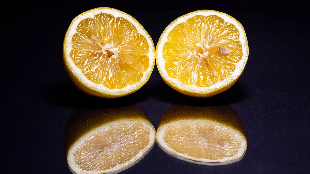 Lemon Oil for Nausea: Pregnancy Trials, Safety and What Remains Uncertain